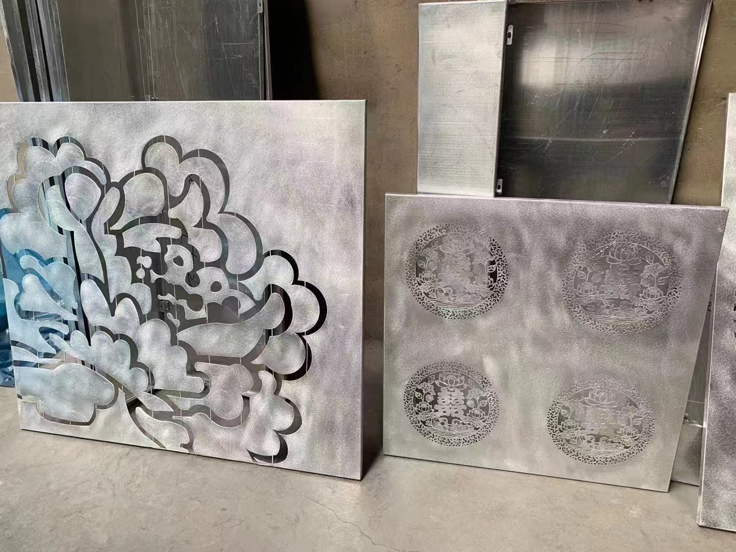   铝板厂家联系方式哪里找？采购前先看清这三种渠道的差别