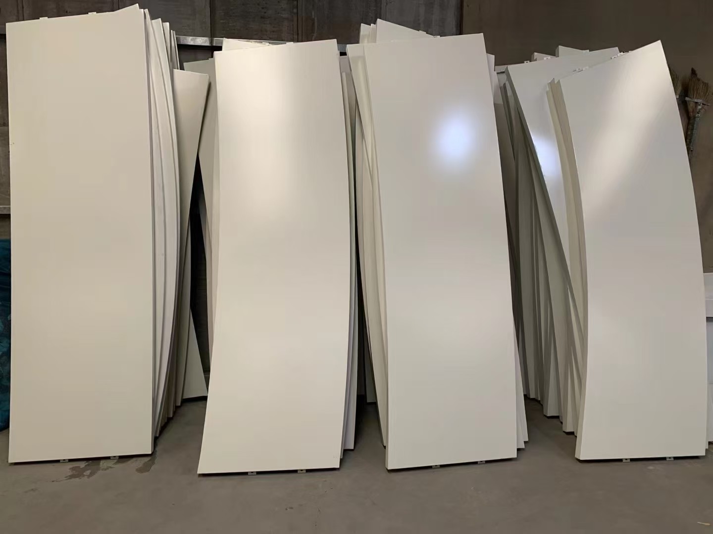     沈阳铝单板厂家直销为什么更具性价比？从供应链看成本差异